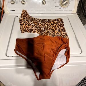 New boutique Sydney  so Sweet size 12 cut away one piece